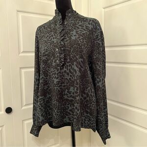 Lark & Ro Black Leopard Print Blouse